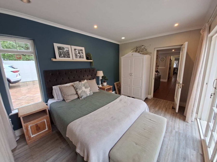 4 Bedroom Property for Sale in Constantia Western Cape
